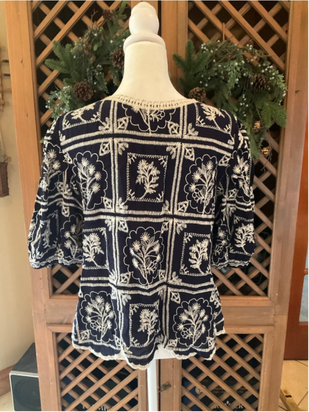 Solitaire Navy Embroidered Boho Peasant Blouse Floral Puff Sleeve Medium - Picture 5 of 7